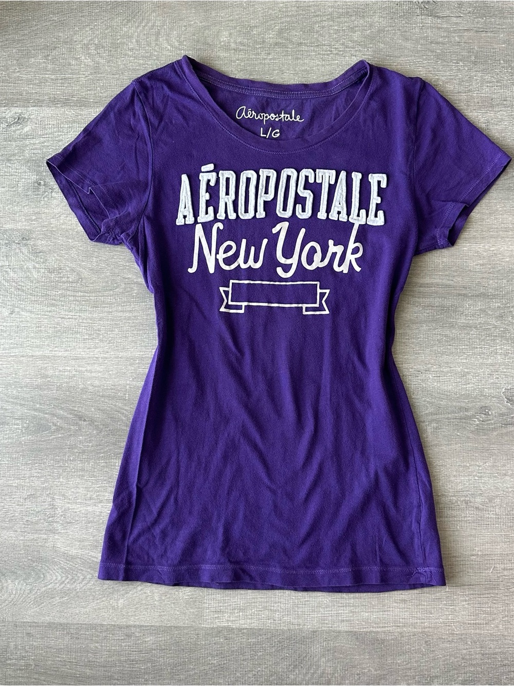 Y2K Aeropostale Purple New York Graphic Tee embroidered logo
